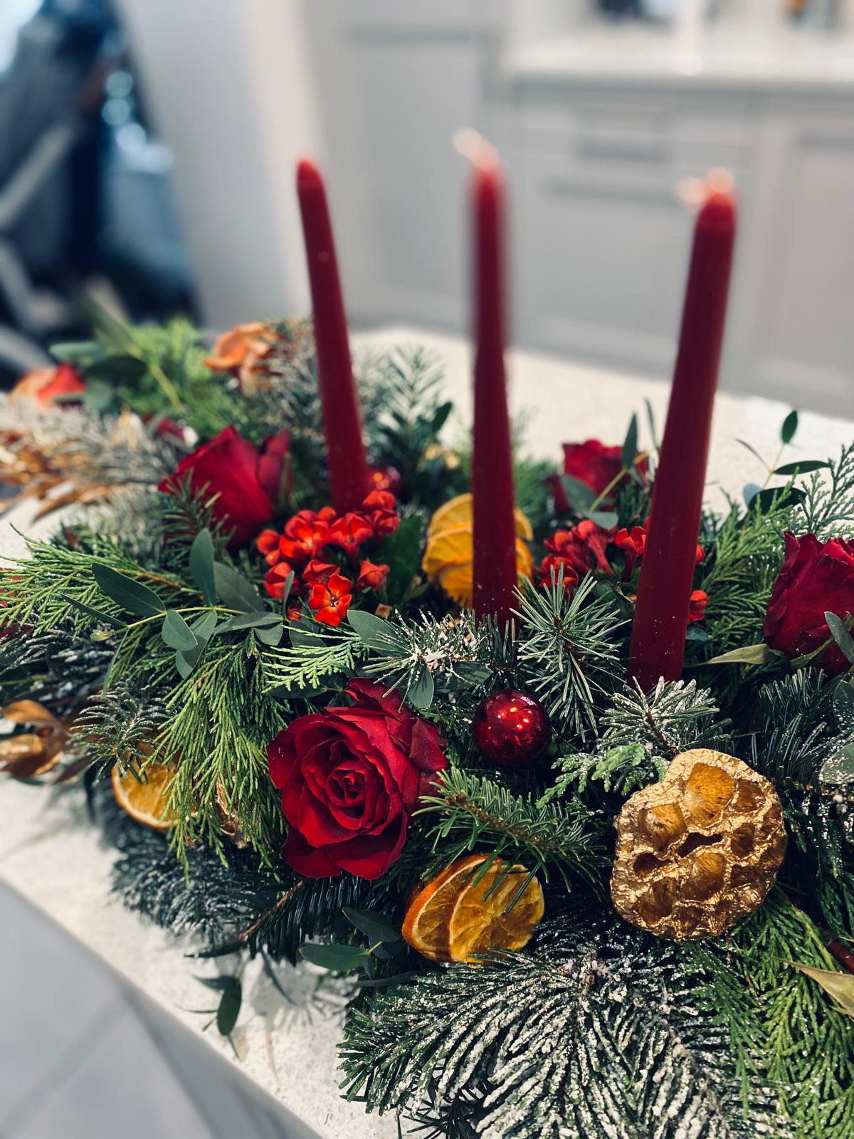 Christmas table arrangement with flowers